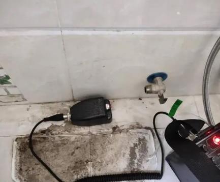 乌兰察布市屋顶漏水维修公司分享下卫生间漏水的危害及解决方法